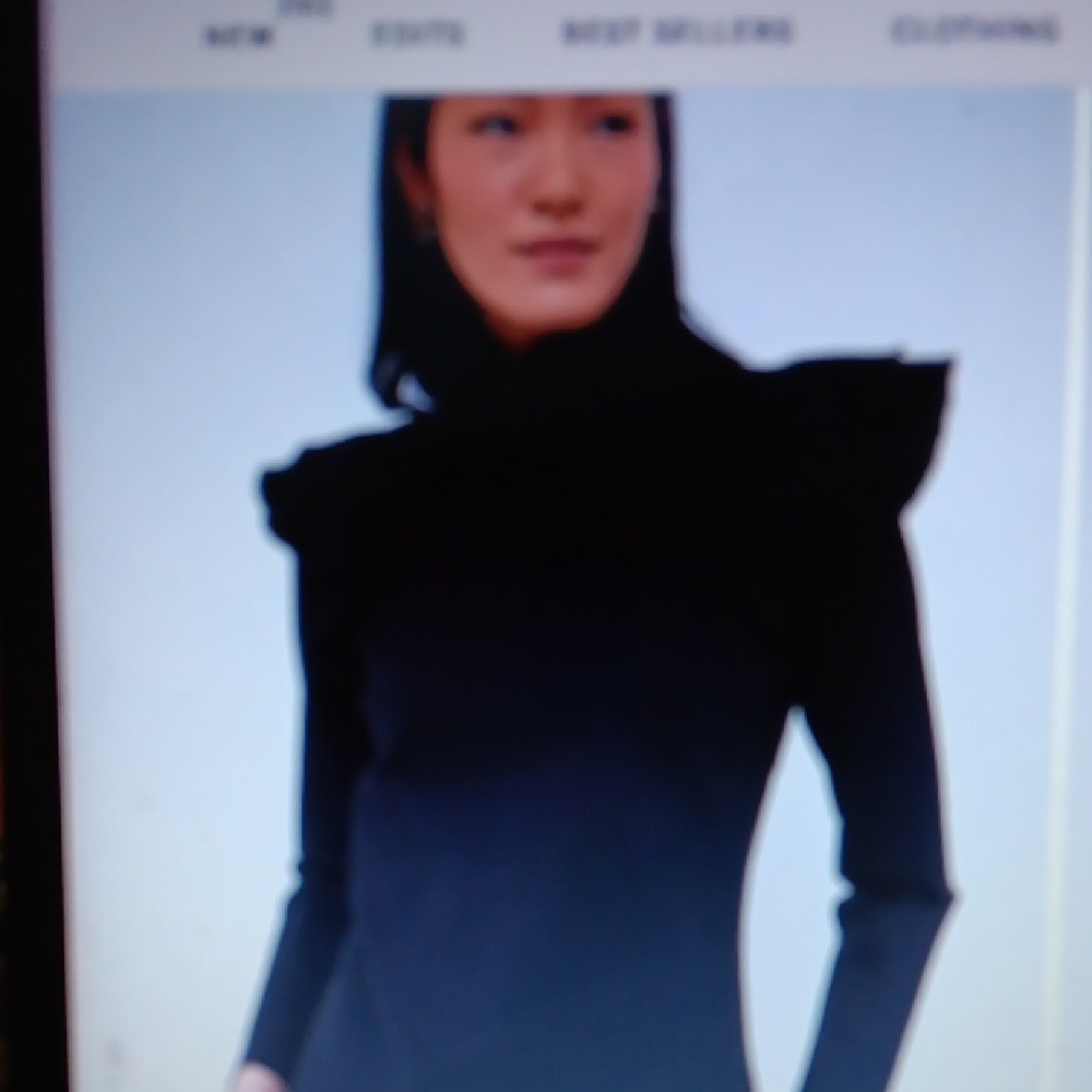 TUCKERNUCK..NWOT..BOWDEN TOP..MEDIUM